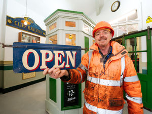 Supporting image for story: Happy ending at last to the 14-month Bridgnorth Cliff Railway saga