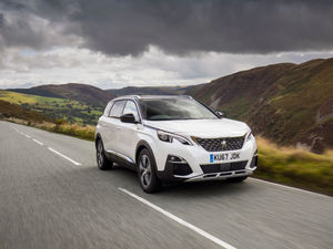 Supporting image for story: Great looking Peugeot 5008 is prestige motor