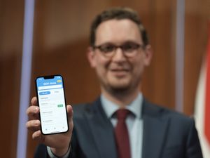 Supporting image for story: Digital ID build will not be outsourced to private firm, says minister