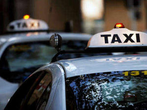 Supporting image for story: Two hurt as taxi crashes in West Bromwich