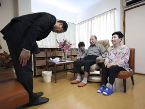 Supporting image for story: Police chief apologises to man cleared after more than 50 years on death row