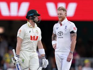 Supporting image for story: England fighting to keep Australia in check as bowlers toil