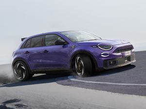 Supporting image for story: Abarth 600e revealed as sporty electric crossover