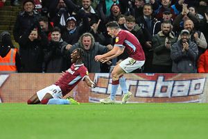Aston Villa's Tammy Abraham celebrates scoring his side's second goal of the game during the Sky Bet Championship match at Villa Park, Birmingham.