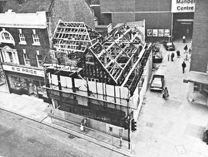 Another view of the Lindy Lou in Victoria Street in August 1979. 