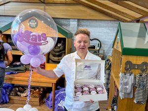 Supporting image for story: Gordon Ramsay-lookalike teaches owners how to cook up a treat for their pets