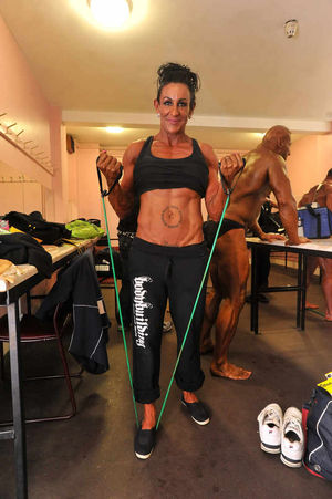 Amanda Renshaw prepares for the competition
