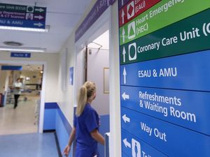 Supporting image for story: Women heart attack patients more likely to be saved by female doctors, study finds