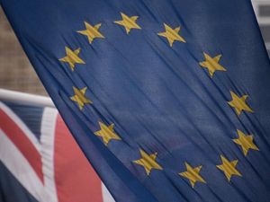 Supporting image for story: No benefit at all of staying in EU