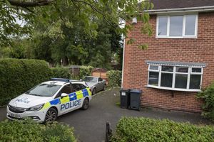 Police in Nateley Grove, where McLeod travelled to by taxi to re-arm himself. Photo: SnapperSK