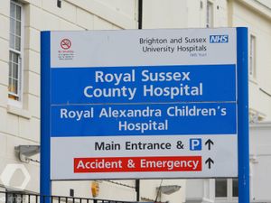 Supporting image for story: Surgeon ‘used Swiss army knife to cut open patient’