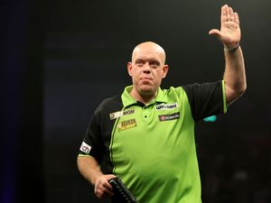 Supporting image for story: Michael van Gerwen knocked out as Luke Littler claims sixth Premier League win