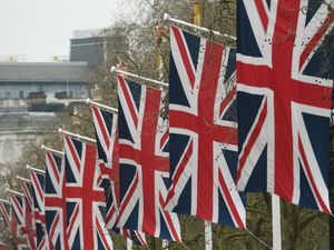 Supporting image for story: Chancellor disputes suggestion Brexit will make Britain poorer