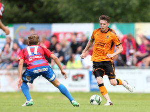 Supporting image for story: Wolves striker Joe Mason joins Portsmouth on loan