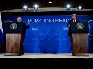 Supporting image for story: US envoy says Putin agreed to protections for Ukraine as part of Trump summit