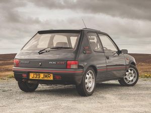 Supporting image for story: Selling your classic car at auction