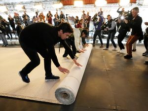 Supporting image for story: Jimmy Kimmel: Oscars carpet colour shows we’re confident of no bloodshed