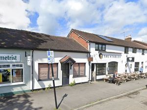 Supporting image for story: Craven Arms pub plans expansion into former hair salon next door