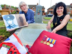 Supporting image for story: War hero is honoured 100 years after death