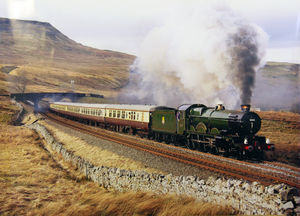 5043 Earl of Mount Edgcumbe is the other Castle loco pulling the excursion