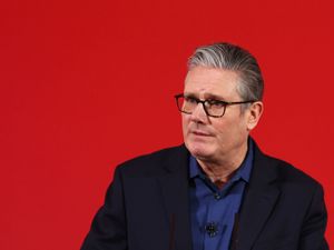 Supporting image for story: Keir Starmer to face mutinous MPs after top aide’s exit over Mandelson scandal