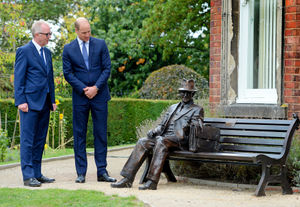 Ian Austin and Prince William at the unveiling of the Frank Foley statue in Stourbridge