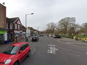 Supporting image for story: Suspects arrested after Walsall shop robbery as staff threatened with 'sharp object'