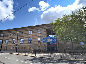 Supporting image for story: Black Country burglar tried to break into six homes - but only stole one coat 'because he was cold'