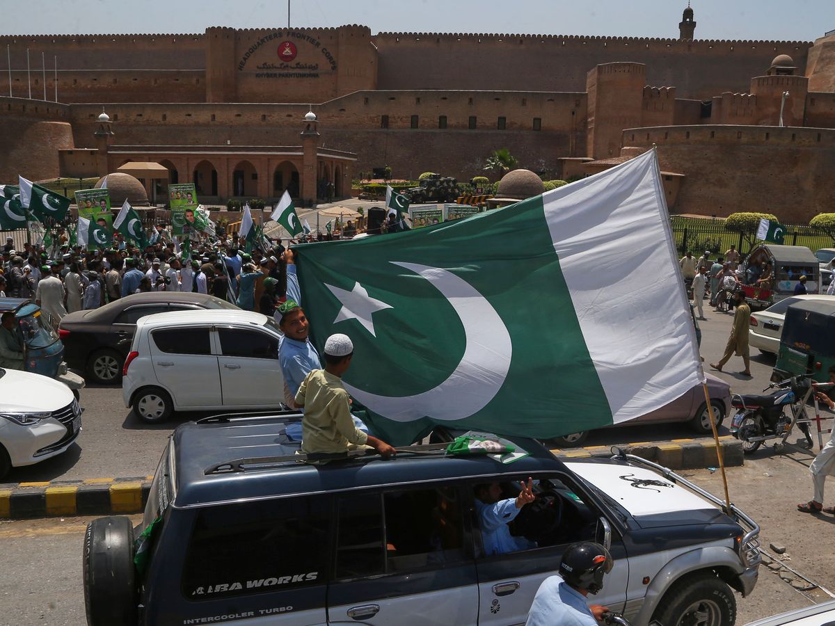 India and Pakistan ceasefire shaken by border fighting in disputed Kashmir