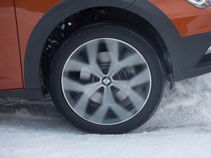 Supporting image for story: These are some of the key things to avoid doing when driving in snow and ice