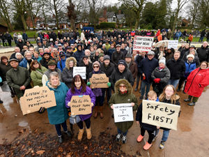 Supporting image for story: MP backs campaigners concerned about planned junction changes in Wolverhampton