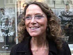 Supporting image for story: Mobile menace on the roads