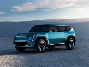 Supporting image for story: Kia confirms electric EV9 SUV is coming to Europe next year