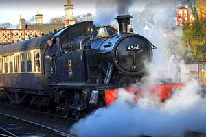 Supporting image for story: Locomotive steams into Severn Valley Railway station for last time before undergoing repairs - with video