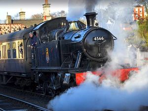 Supporting image for story: Locomotive steams into Severn Valley Railway station for last time before undergoing repairs - with video