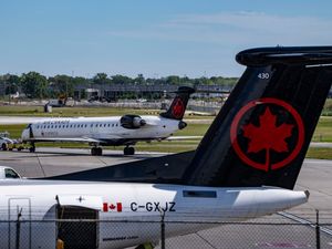 Supporting image for story: Air Canada reaches deal with flight attendants union to end strike