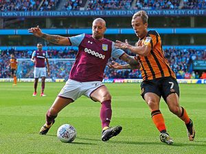 Supporting image for story: Experience pays off for Aston Villa's fearless Alan Hutton