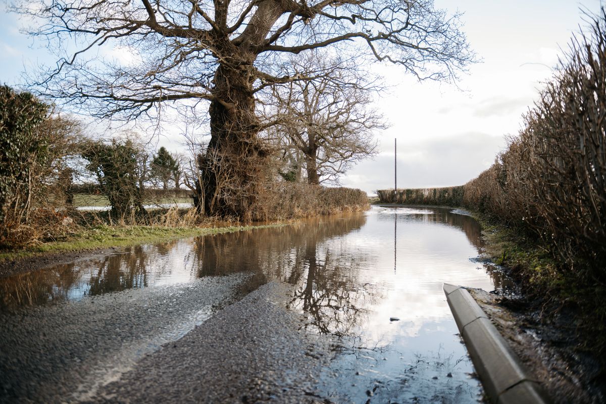 Shropshire set for wet start to week as weather warnings in place across UK - flood alerts remain - full Met Office update here