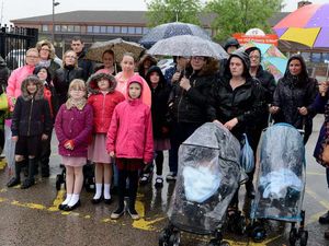 Supporting image for story: Parents take children out of Coseley school amid knife rumours