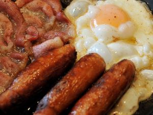 Supporting image for story: A Twitter debate about the key ingredients in a Full English Breakfast is Brexit all over again
