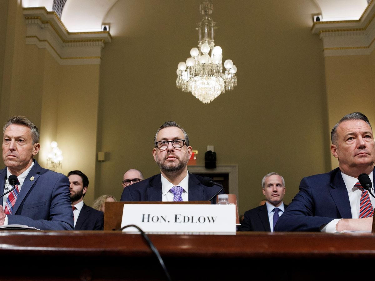 ICE chief defends officers&rsquo; actions after deaths of two protesters