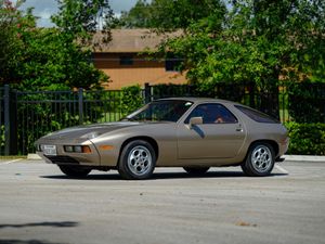 Supporting image for story: Tom Cruise’s ‘Risky Business’ Porsche 928 could fetch £1.4 million at auction