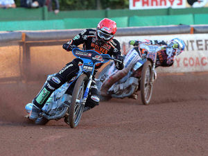 Supporting image for story: Wolves take a thrashing at the leaders