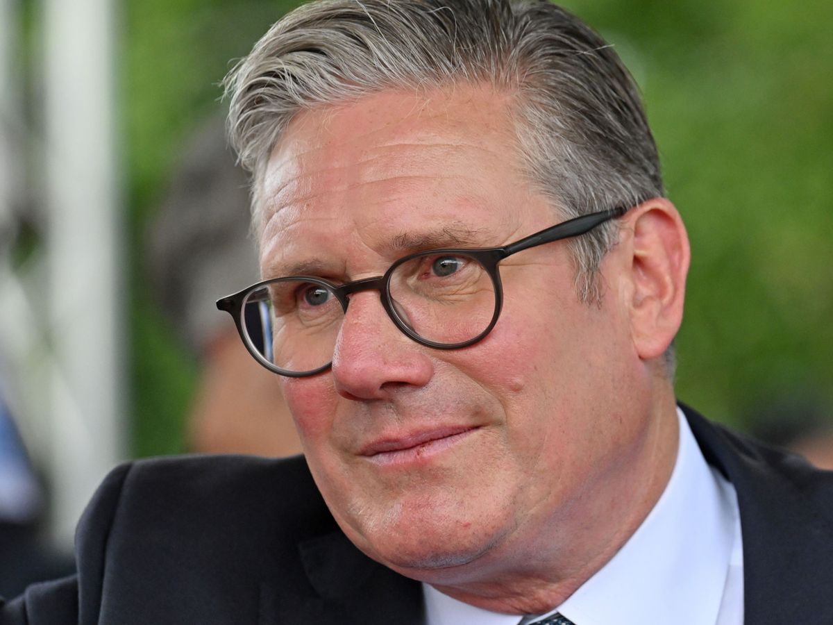 Starmer addresses Labour MPs ahead of race to replace Rayner as deputy