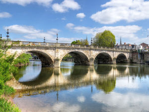 Supporting image for story: Shrewsbury's Welsh Bridge to close for repair work
