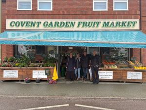Helen Morgan MP also visited Covent Garden Fruit & Veg Shop in Oswestry.