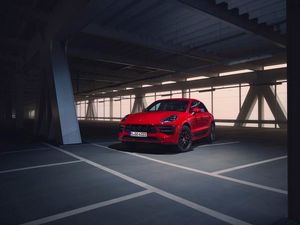 Supporting image for story: Porsche introduces sharpened new Macan GTS