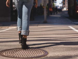 Supporting image for story: Walking 7,000 steps a day is enough to boost health – study