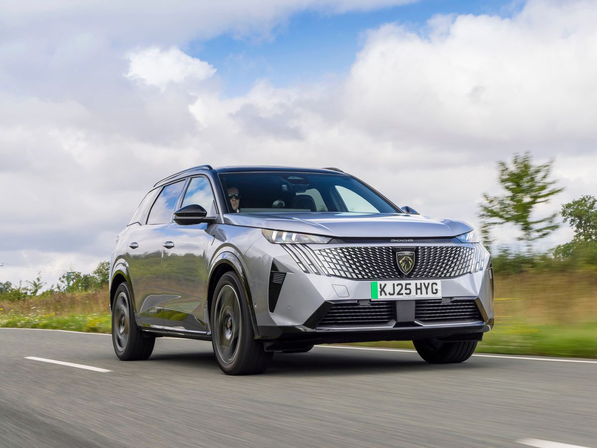 Peugeot 3008 and 5008 SUVs receive new range-topping ‘GT Premium’ trims