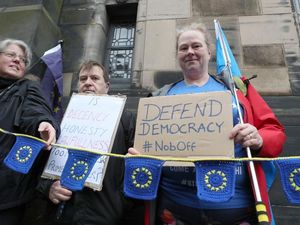 Supporting image for story: Court to decide if PM can be forced to sign Brexit extension letter